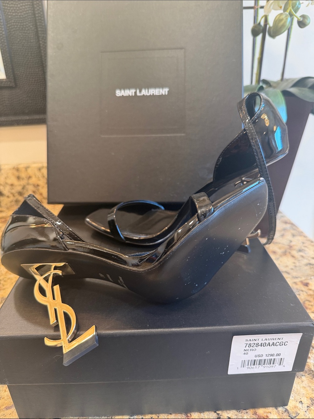 Saint Laurent Black Patent Heels with Gold YSL Logo Heel - Picture 2 of 4